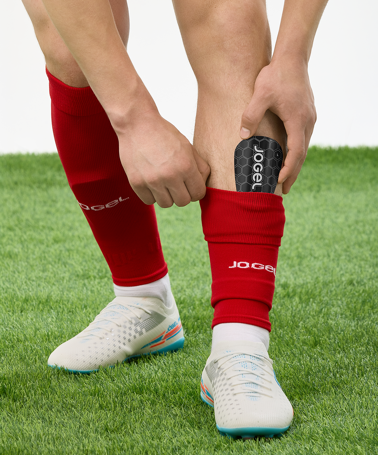 фото Щитки футбольные JOGEL Shadow, черный  Football-54 
