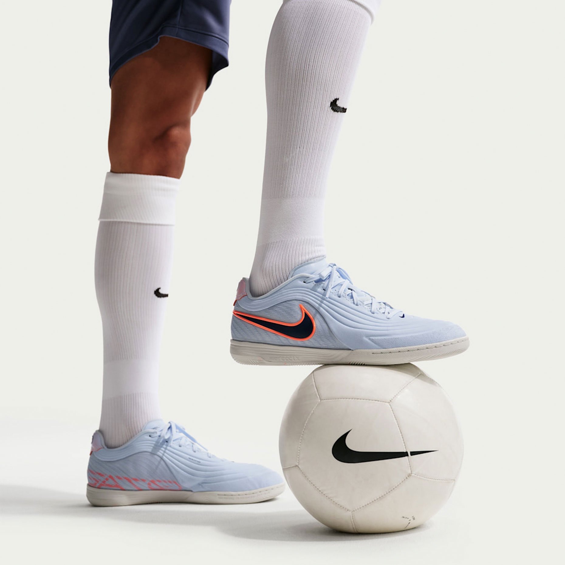 фото Игровая обувь для зала Nike Tiempo Reactgato IC HQ3159-411 Football-54 